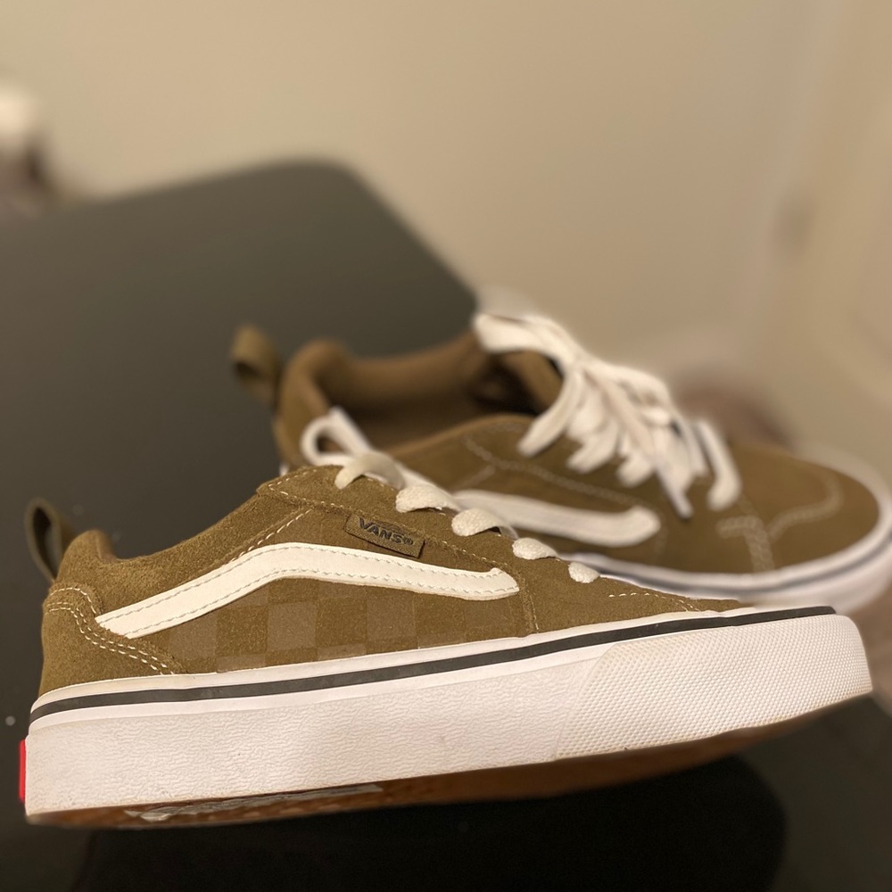 Vans - Picture 5 of 9